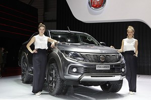 Fiat ra mắt bán tải Fullback Cross hoàn toàn mới 