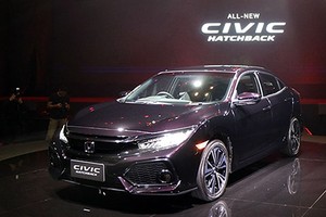 Honda Civic Hatchback 2017 giá rẻ rất gần Việt Nam