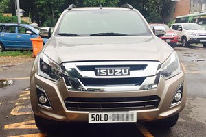 Isuzu D-Max 2017 bản nâng cấp lăn bánh tại Việt Nam