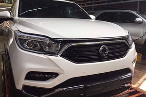 Ssangyong Rexton 2018 giá 1,1 tỷ "cập bến" Việt Nam