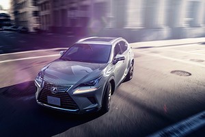 Lexus Việt Nam "chốt giá" NX 300 hơn 2,4 tỷ đồng