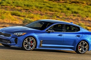 Kia Stinger 2018 "chốt giá" 721 triệu rẻ hơn BMW 4-Series