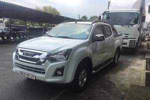 Bán tải Isuzu D-Max 2018 lăn bánh tại Việt Nam