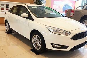 Xe ế Ford Focus giảm giá còn 570 triệu đồng tại VN