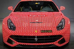 "Soi" siêu xe Ferrari F12 Louis Vuitton hơn 4 tỷ đồng 