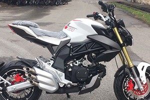 Siêu môtô MV Agusta "nhái" giá 36 triệu đồng tại Việt Nam