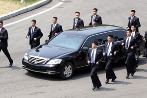 Siêu xe Mercedes-Benz S600 chở ông Kim Jong-un có gì đặc biệt