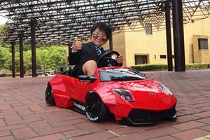 Siêu xe Lamborghini giá 64 triệu cho đại gia "nhi đồng" ngày 1/6