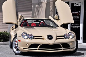 Siêu xe Mercedes SLR Roadster "độc nhất vô nhị" giá 10 tỷ đồng