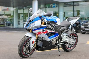 "Soi" siêu môtô BMW S1000RR 2018 giá 599 triệu đồng tại VN