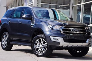 Ford Everest 2018 "chốt giá" từ 850 triệu đồng tại VIệt Nam