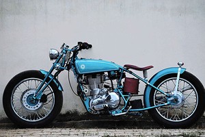 "Xế nổ" Royal Enfield Classic độ bobber phong cách hoài cổ