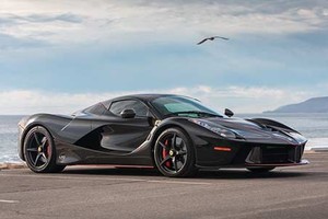 Siêu xe Ferrari LaFerrari Aperta cũ giá 19,7 tỷ đồng