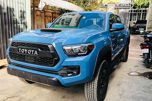 Cận cảnh bán tải Toyota Tacoma giá 2,9 tỷ tại Sài Gòn