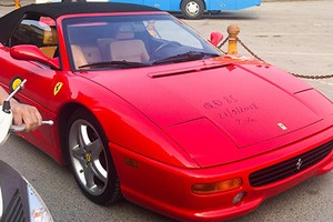 Siêu xe Ferrari F355 Spider nhập lậu lăn bánh tại Hải Phòng