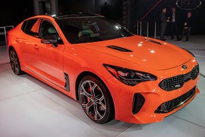 Kia Stinger GTS 2019 bản đặc biệt giá hơn 1 tỷ đồng