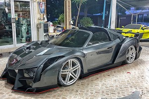 Toyota MR2 "nhái" siêu xe Lamborghini Veneno như đúc