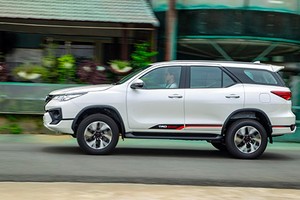 Toyota Fortuner lắp ráp Việt Nam từ 1,03 tỷ, cao hơn xe nhập 