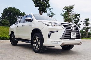 Dân chơi Việt "hô biến" Toyota Hilux thành bán tải Lexus