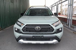 Toyota RAV4 2019 bất ngờ về Việt Nam, bán hơn 2,3 tỷ 