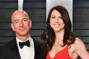 Vụ ly hôn đắt nhất lịch sử, vợ Jeff Bezos nhận 38 tỷ USD