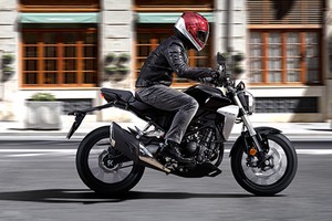 Honda CB300R từ 140 triệu tại Việt Nam "đấu" Yamaha MT-03