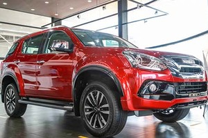 Xe Isuzu MU-X giảm tới 200 triệu đồng tại Việt Nam