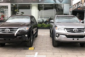 Toyota Fortuner mới giảm giá trăm triệu đồng tại Việt Nam