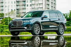 BMW X7 mới giảm tiền tỷ "đấu" Mercedes GLS tại Việt Nam