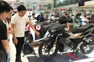 Honda Winner X tăng giảm giá kinh hoàng, người dùng hoang mang