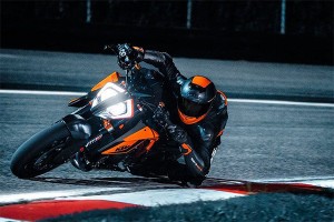 KTM 1290 Super Duke RR phiên bản hiệu năng cao có gì "hot"?