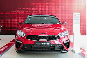 Kia Cerato tại Việt Nam giảm giá mạnh, "giành" doanh số Toyota Vios