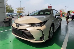 Cận cảnh Toyota Corolla Altis 2022 vừa "cập bến" Việt Nam