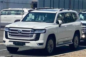 Khách mua Toyota Land Cruiser 2022 tại Nhật phải chờ tới 4 năm