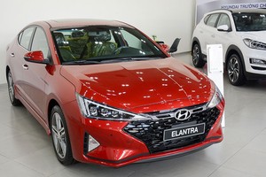 Đại lý mạnh tay "đại hạ giá" 75 triệu đồng cho Hyundai Elantra 