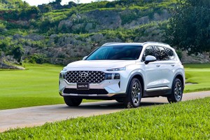 Hơn 1.400 xe Hyundai SantaFe  tới tay khách Việt tháng 11/2021