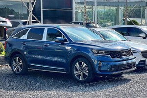 Cận cảnh Kia Sorento 2023 tại Việt Nam, thêm logo mới về đại lý 