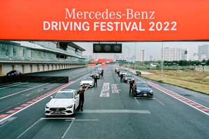 Mercedes-Benz đem dàn xe hơn 100 tỷ đến trường đua F1 Việt Nam