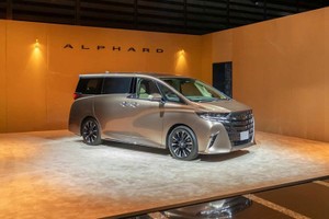 "Chuyên cơ mặt đất" Toyota Alphard 2024 ra mắt, từ 779 triệu đồng