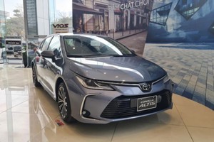 Toyota Corolla Altis giảm 75 triệu đồng, "đấu" doanh số Mazda3