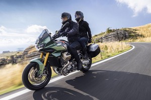 Bộ 3 xe môtô Aprilia và Moto Guzzi ra mắt Việt Nam, từ 102 triệu đồng