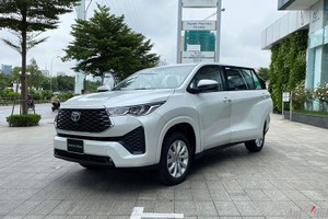 Toyota Innova Cross vừa ra mắt Việt Nam đã “đội giá” tới 50 triệu đồng