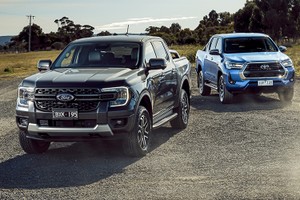 Ford Ranger lần đầu tiên đạt doanh số vượt Toyota Hilux tại Úc