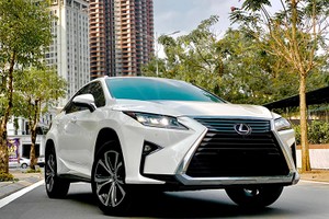 Cận cảnh Lexus RX350 chạy 6 năm, giá gần 2,8 tỷ ở Hà Nội