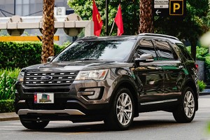 SUV "chủ tịch" Ford Explorer chạy 7 năm, chỉ 800 triệu ở Hà Nội