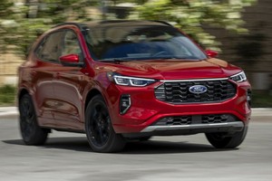 Ford ban hành 4 lệnh triệu hồi ôtô trong ngày đầu năm 2025