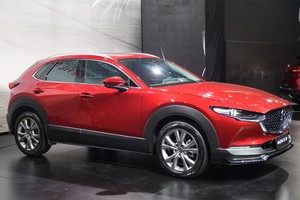 Mazda CX-30 bất ngờ giảm giá niêm yết, chỉ còn từ 689 triệu