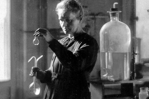 Ám ảnh sự thật ẩn giấu trong quan tài lót chì của Marie Curie