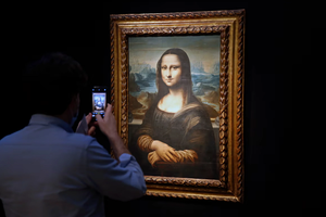 Lật ngược bức tranh Mona Lisa, phát hiện chi tiết ớn lạnh