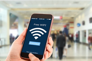 Truy cập wifi miễn phí 24/7... coi chừng bay sạch tiền tài khoản 